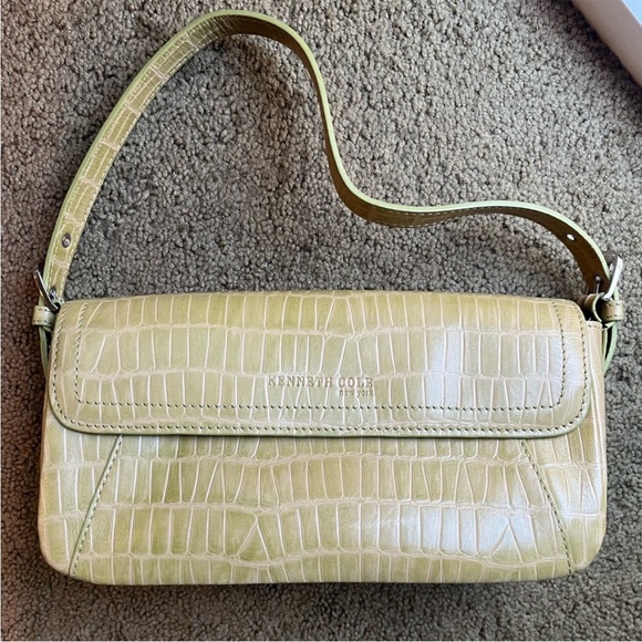 Kenneth Cole purse - Picture 1 of 4